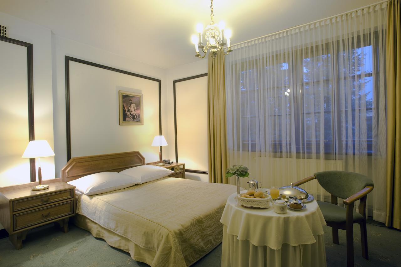 Hotel "Zajazd Napoleonski" Varšava Pokoj fotografie