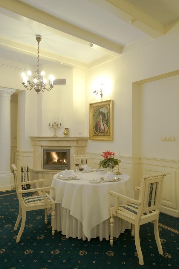 Hotel "Zajazd Napoleonski" Varšava Exteriér fotografie