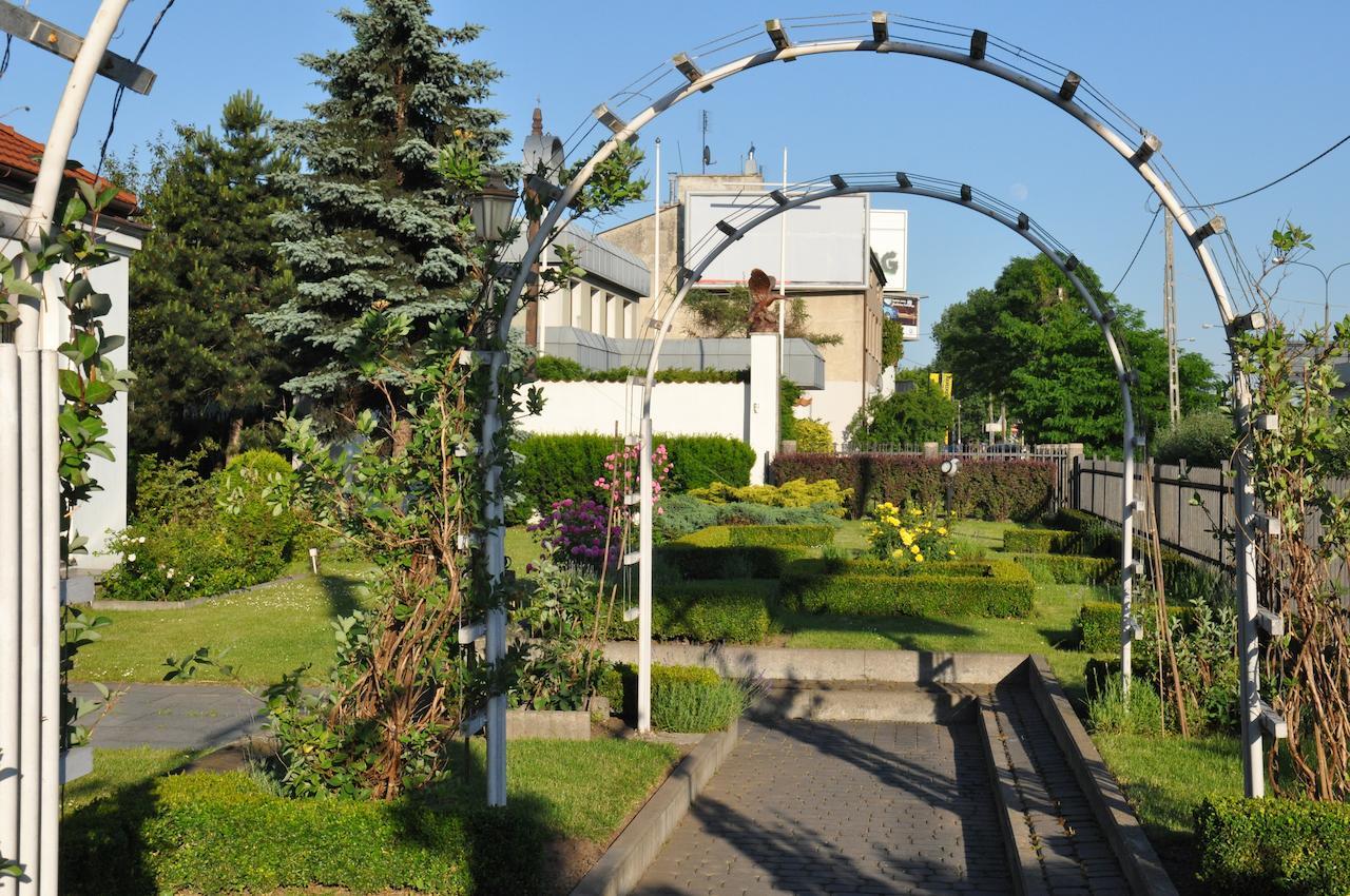 Hotel "Zajazd Napoleonski" Varšava Exteriér fotografie